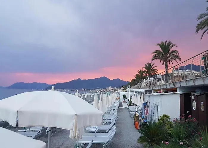 Relaxed Coastal In Pietra Ligure Appartamento