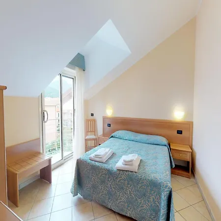 Relaxed Coastal In بيترا ليغوري