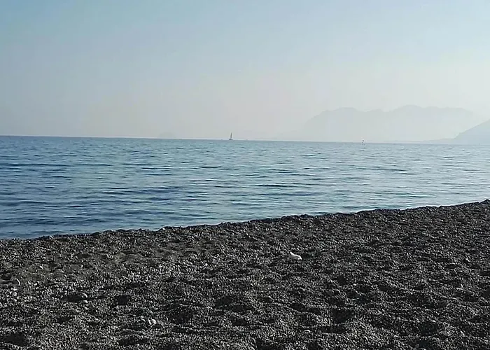 Relaxed Coastal In Pietra Ligure
