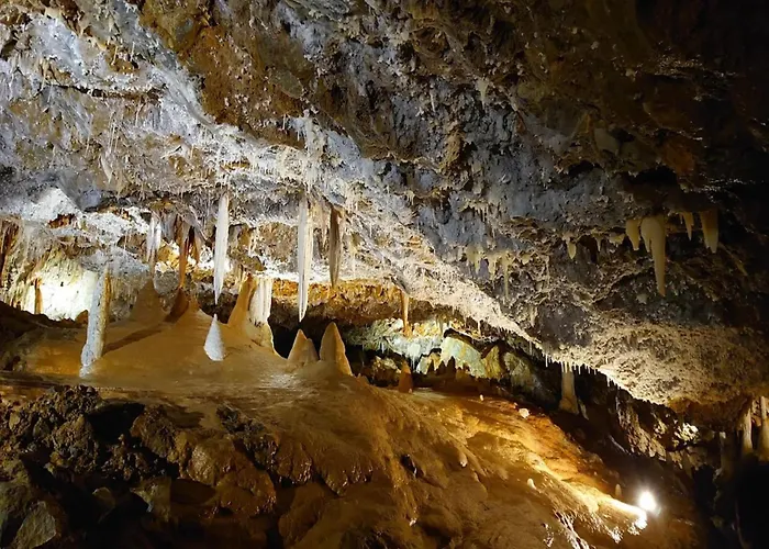 Relaxed Coastal In * بيترا ليغوري